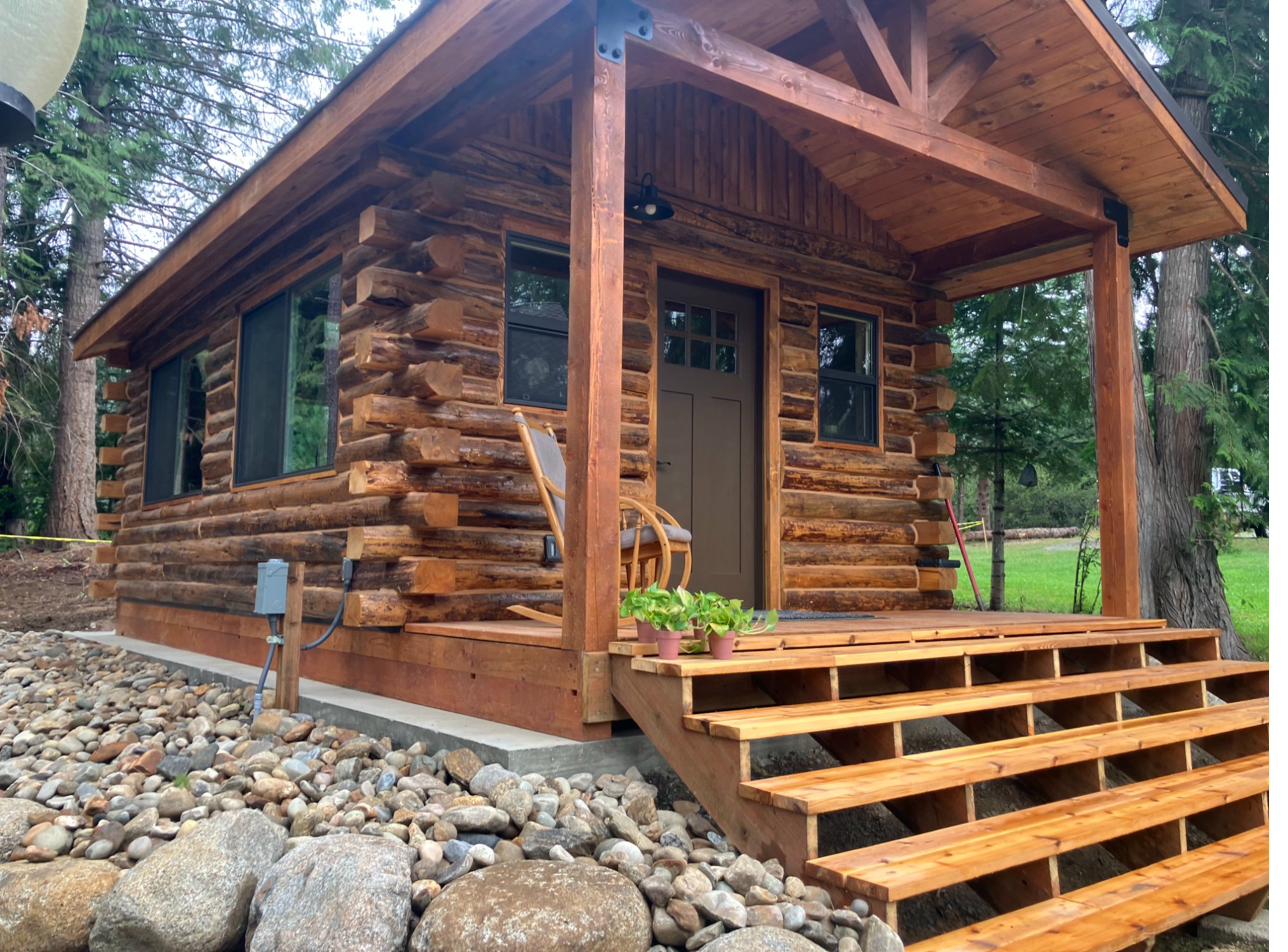 The Priest Lake premium log cabin kit