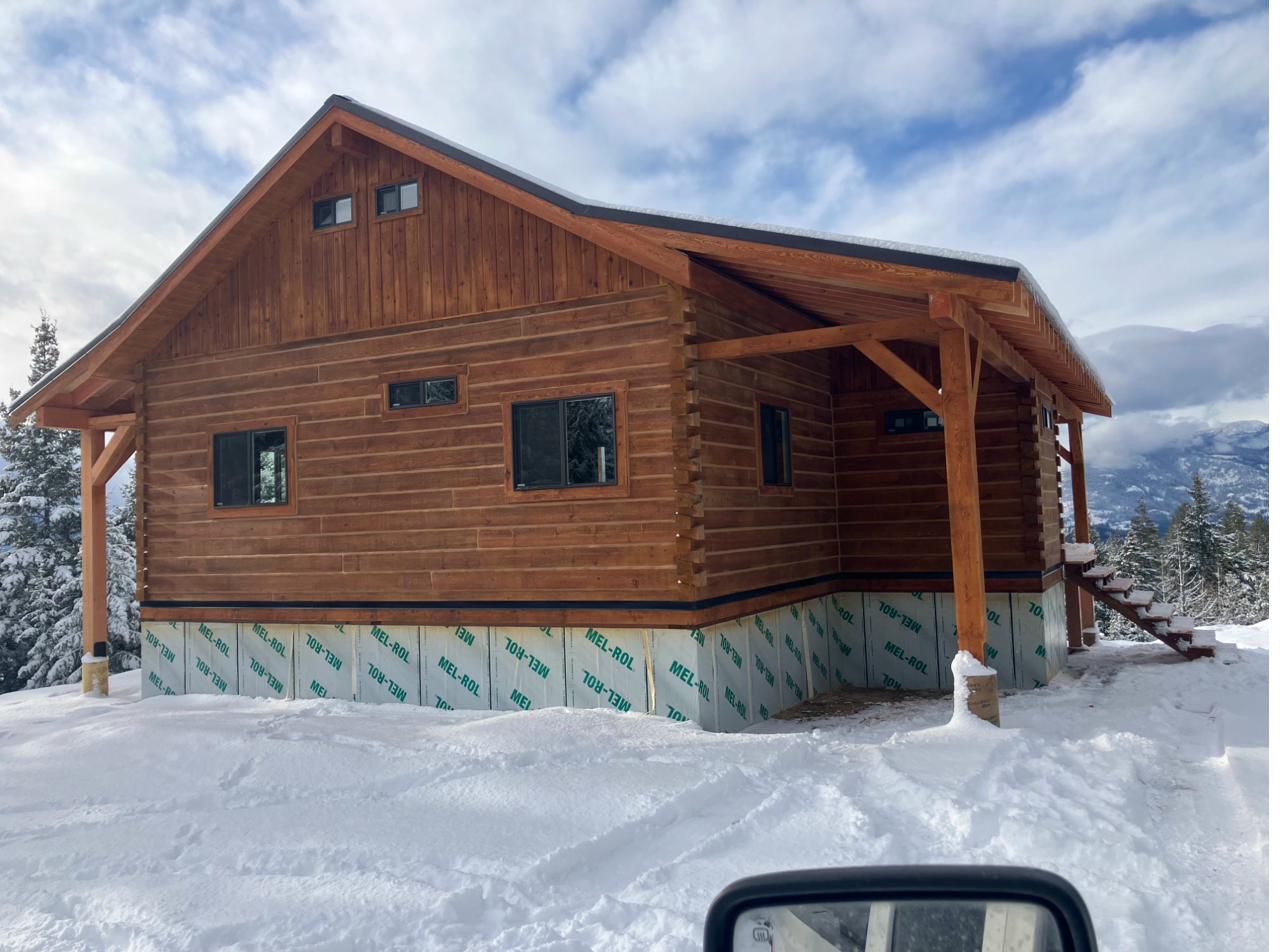 SGA log cabin beside Smith Lake Idaho